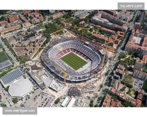 巴萨回归诺坎普首战4-0轻取毕巴，莱万费兰破门